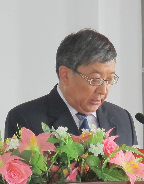 青海民族大学何峰校长致欢迎辞